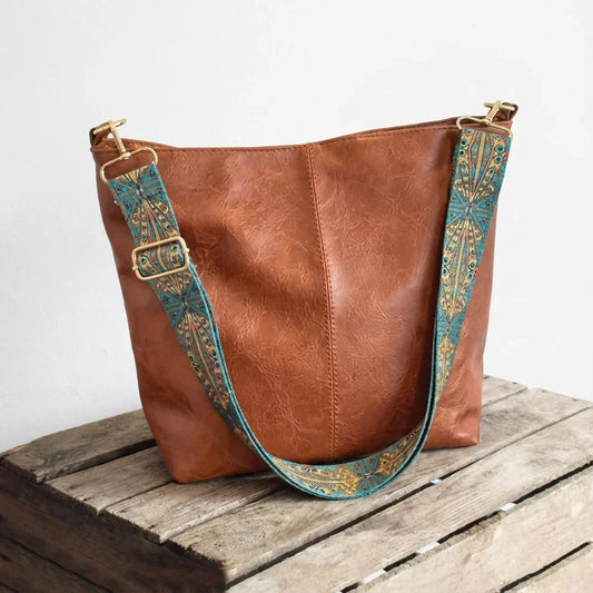 Chelsey | Spacious and organised — Leather Work Bag with compartments
