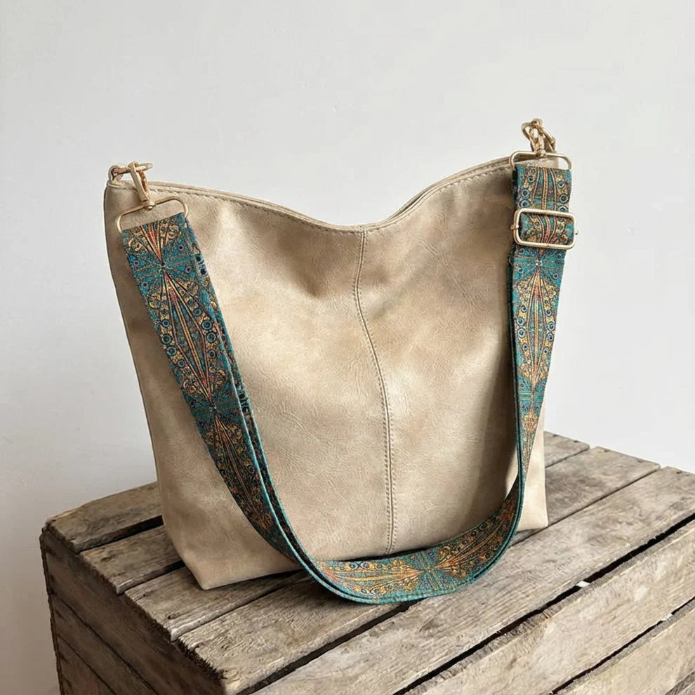 Chelsey | Spacious and organised — Leather Work Bag with compartments