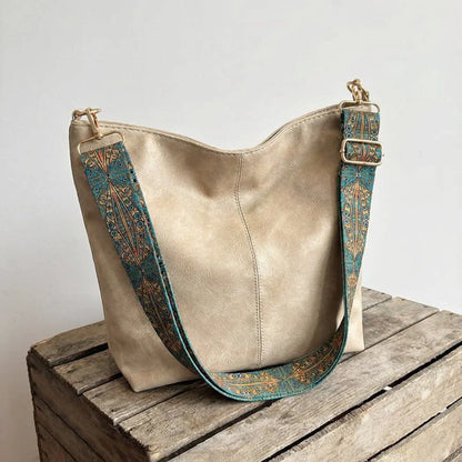 Chelsey | Spacious and organised — Leather Work Bag with compartments