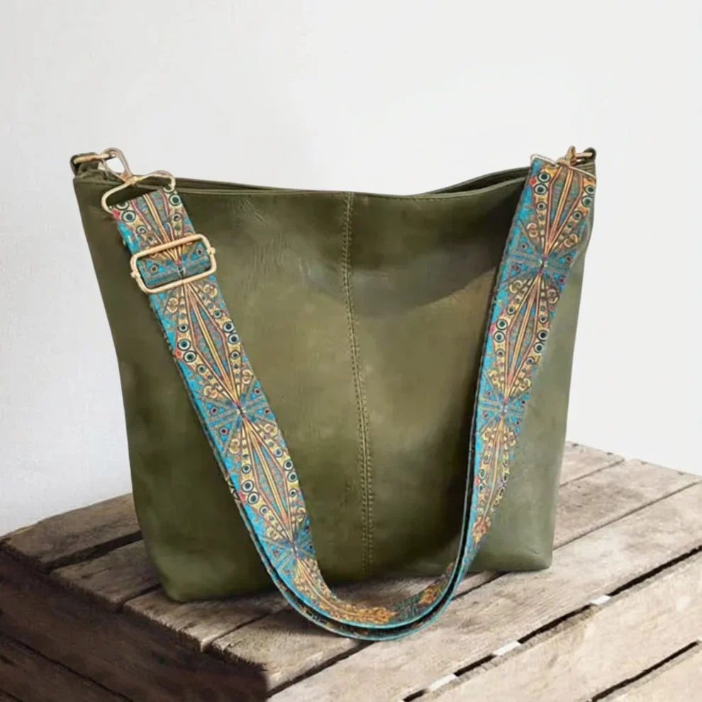 Chelsey | Spacious and organised — Leather Work Bag with compartments