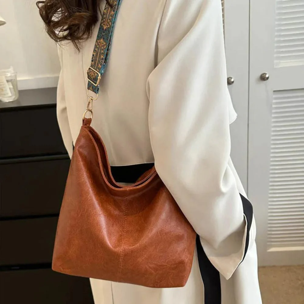 Chelsey | Spacious and organised — Leather Work Bag with compartments