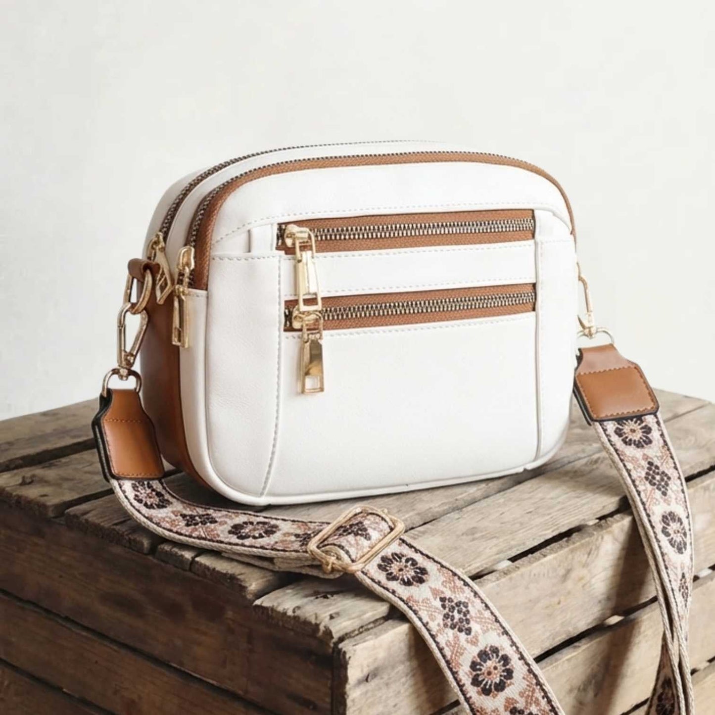 Isabella | Hands free, everything with you — Leather Crossbody Bag