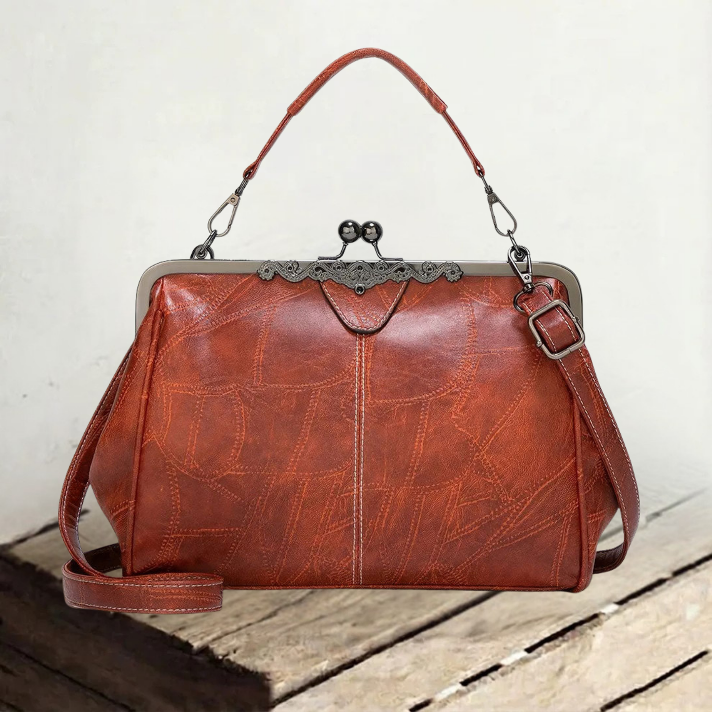 Johanna | Always polished — Timeless Leather Handbag