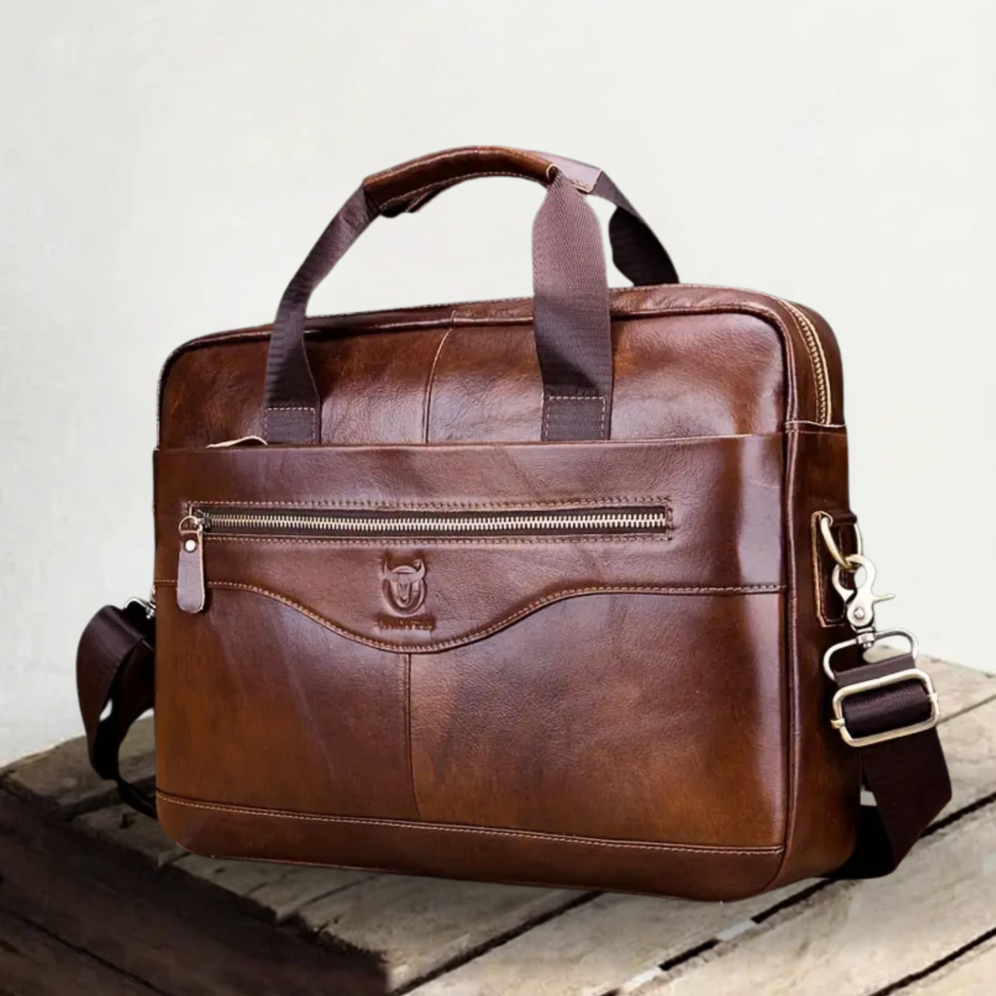 Jared | Compact shoulder bag made of Genuine Leather