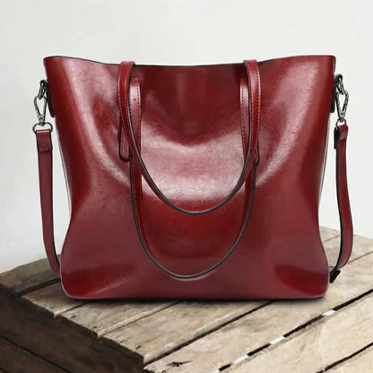 Nicole | Wear it all day — Leather Shoulder Bag