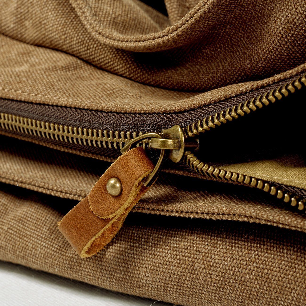 Scott | Shoulder bag made of Genuine Leather and canvas